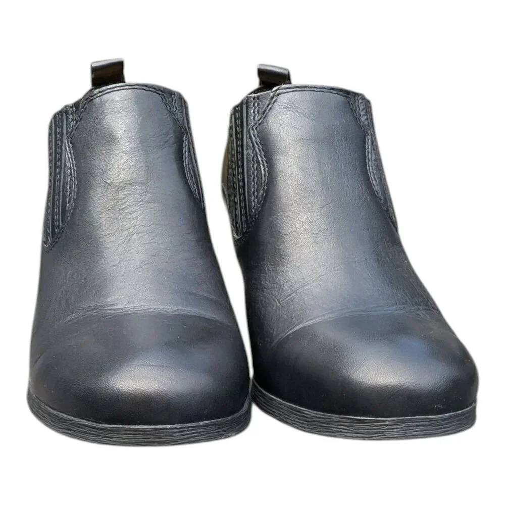 Comfortiva Womens Arnette Leather Ankle Booties Woman's Size 9M Black Western
